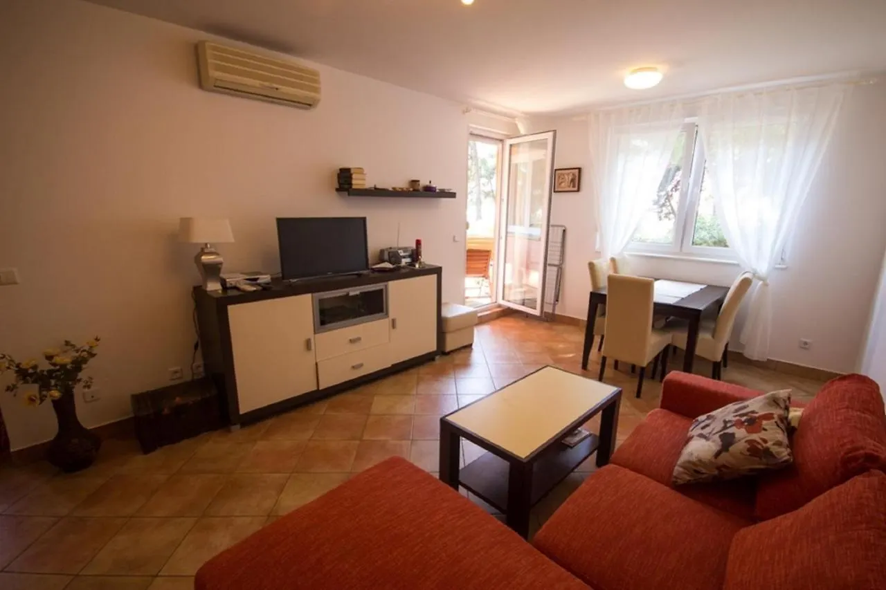 Alma Apartment By The Sea Novigrad